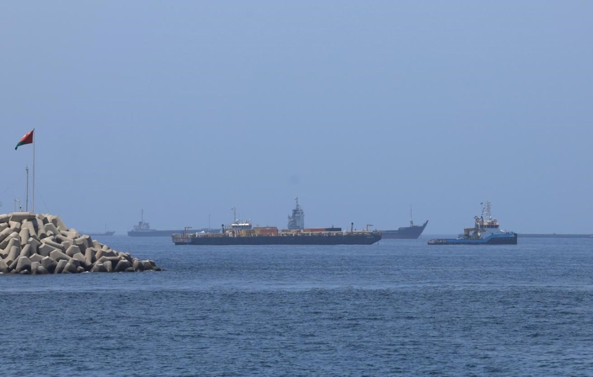 ABŞ Oman dənizində tankerə zərbə endirib