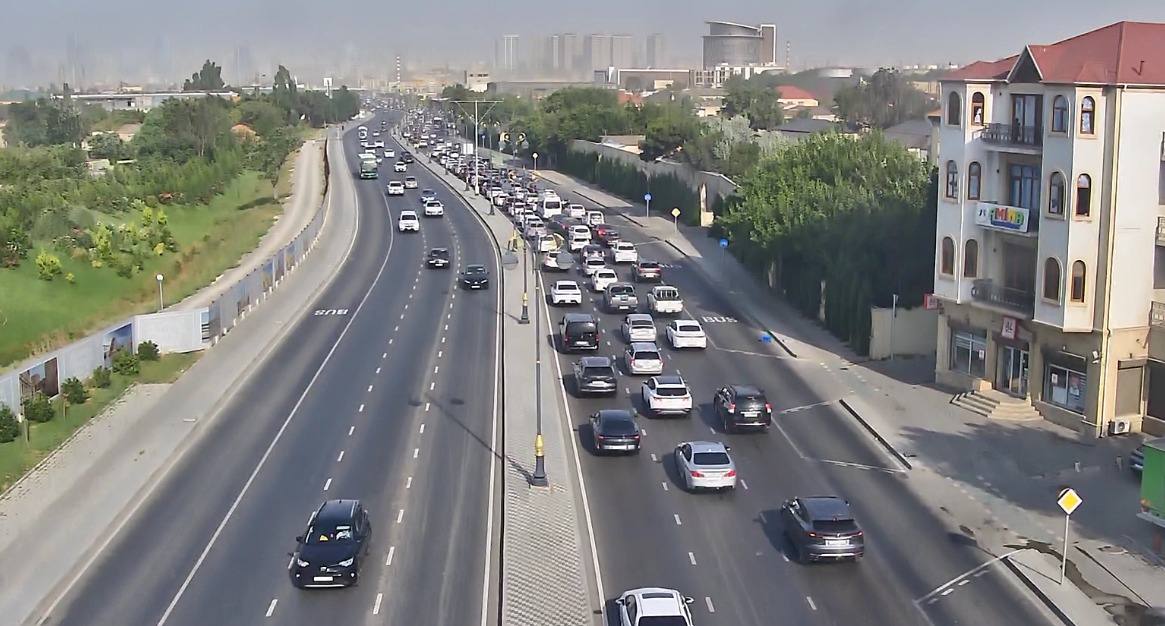 Bakıda hazırda sıxlıq müşahidə olunan yollar açıqlanıb 