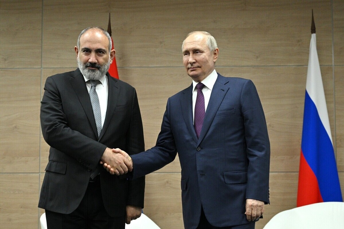 Putin və Paşinyan arasında telefon danışığı olub