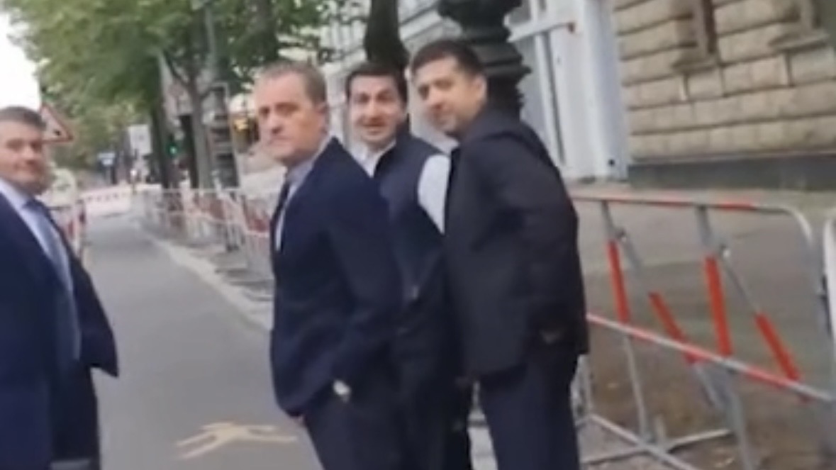 Ceyhun Bayramov və Hikmət Hacıyev təxribatçı suallara cavab verib - VİDEO