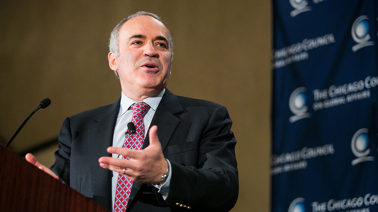 Kasparov barədə qiyabi həbs qərarı çıxarılıb