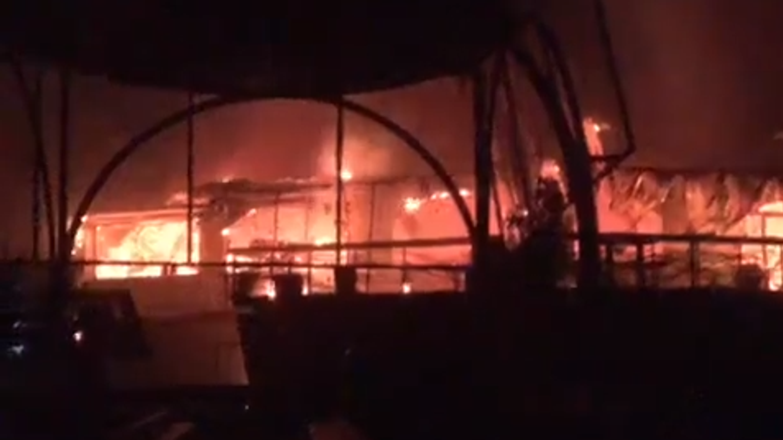 Hindistanda gecə klubunda baş verən yanğın nəticəsində azı 23 nəfər həlak olub