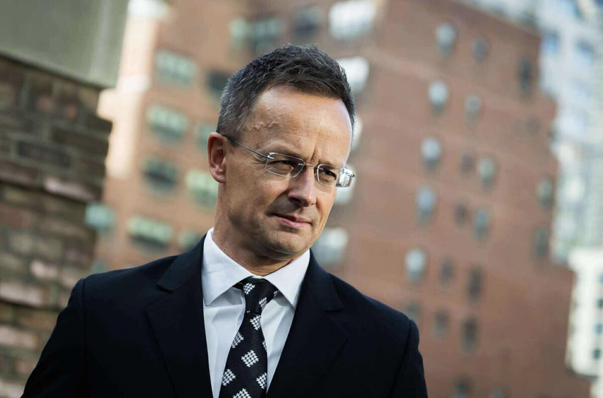 Siyarto: Macarıstan Ukrayna üzrə sülh danışıqlarına ev sahibliyi etməyə hazırdır